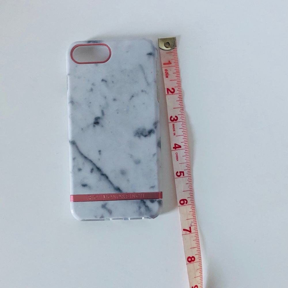 WHITE MARBLE - ROSÉ GOLD DETAILS PHONE CASE - Picture 8 of 8